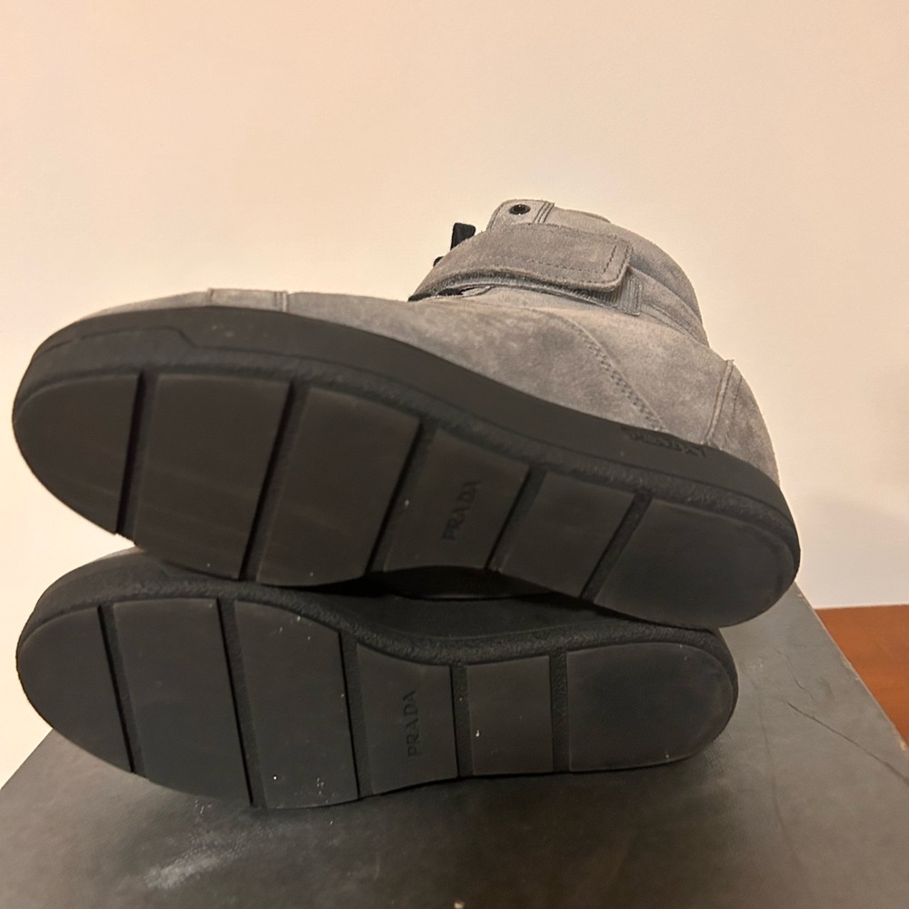Prada suede Wedge Sneakers Women’s Sz EU 35.5  Hi Top Strap Lace Gray - Picture 3 of 9